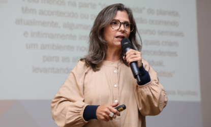 Ana Abreu é docente do Instituto de Ciências Humanas e Letras da UNIFAL-MG. (Foto: arquivo/Dicom)