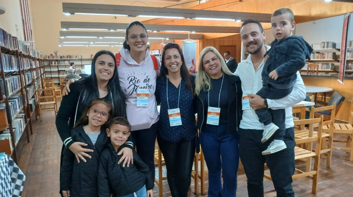 Pesquisadores da UNIFAL-MG apresentam artigo sobre Libras no Ensino Superior em participação no 9º Congresso Nacional de Educação em Poços de Caldas