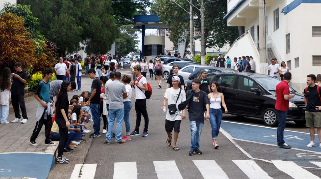 UNIFAL-MG abre vagas remanescentes para interessados em ingressar nos cursos de graduação em 2026
