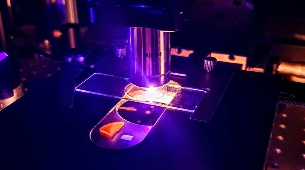 Pesquisa desenvolve técnica de alta precisão para produção de nanopartículas de ouro com potencial aplicação em saúde, tecnologia e meio ambiente