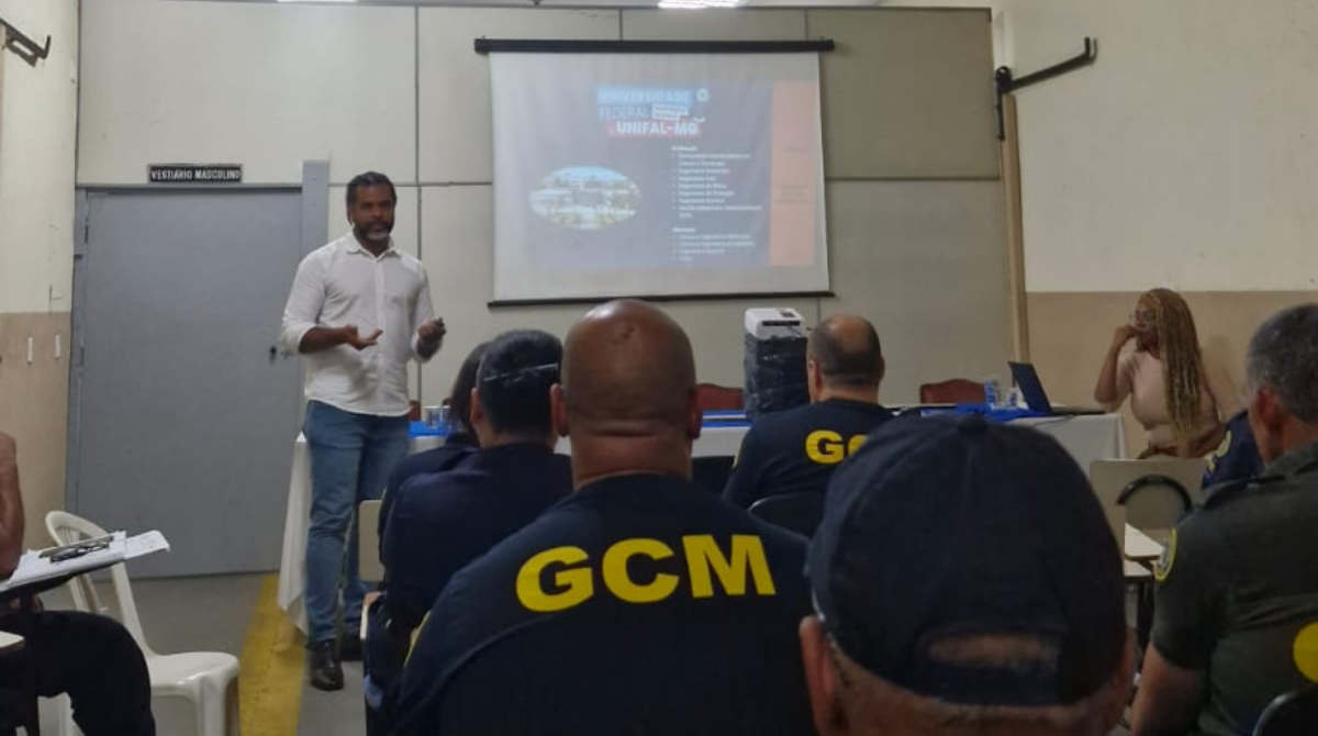 NEABI da UNIFAL-MG participa de formação sobre relações étnico-raciais com a Guarda Civil Municipal de Poços de Caldas