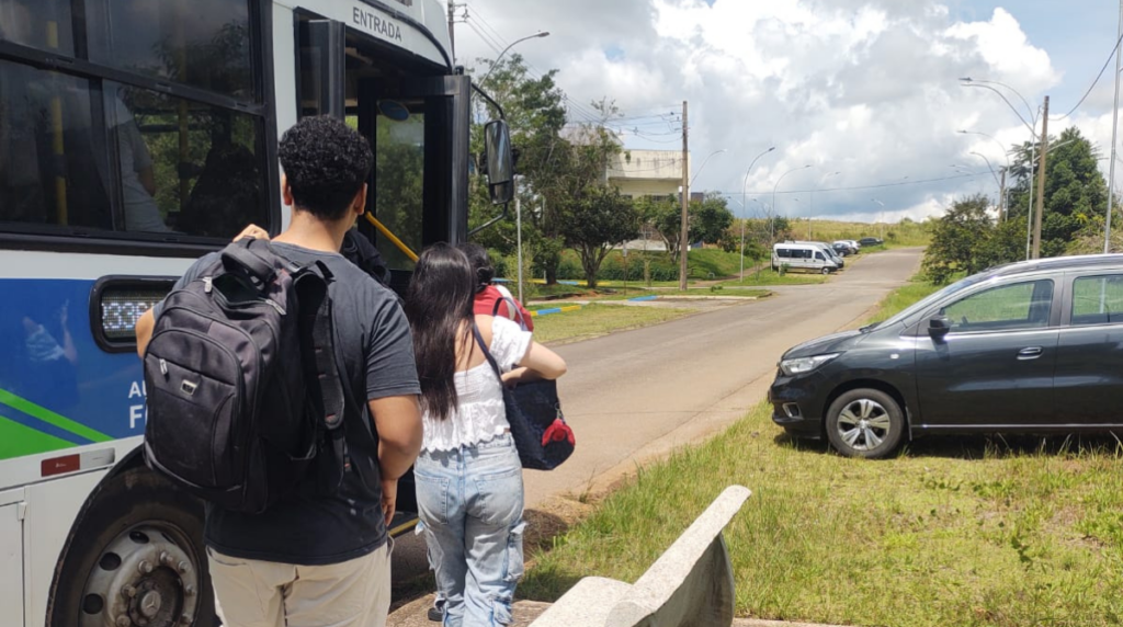 UNIFAL-MG homenageia Prefeitura e Câmara Municipal de Poços de Caldas pela conquista do meio passe estudantil universitário