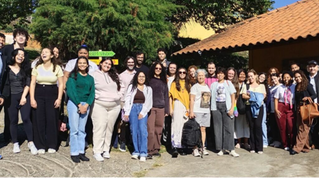 UNIFAL-MG promove lançamento de livro de Mazé Torquato Chotil no campus Sede e na Flipoços