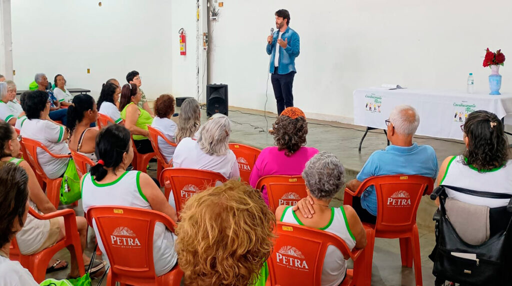 Iniciativa “Cuidar é Viver Melhor” fortalece autonomia de idosos de Areado no cuidado com a própria saúde por meio de ações educativas e orientação farmacêutica