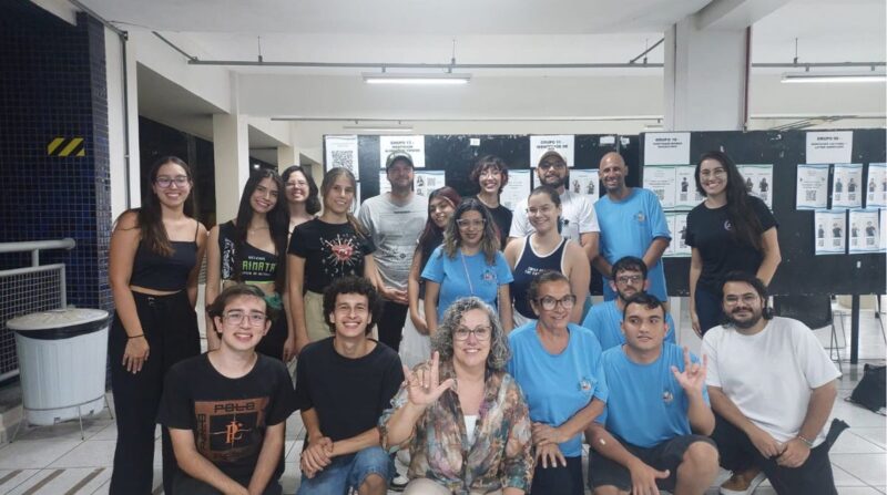 Estudantes da disciplina de Libras da UNIFAL-MG apresentam atividade bilíngue no campus Sede e na Unidade Santa Clara