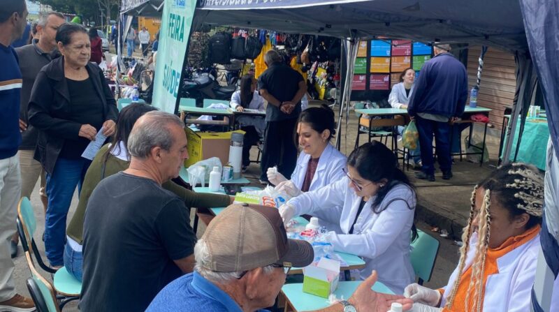 UNIFAL-MG promove ação educativa na Feira Livre de Alfenas em alusão ao Dia Mundial da Segurança dos Alimentos